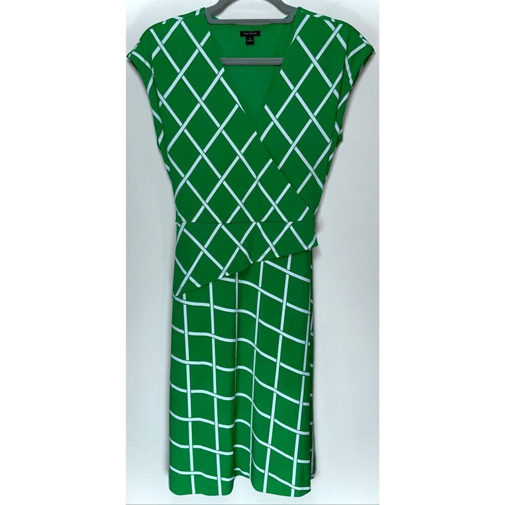 Ann Taylor Green Dress size Medium